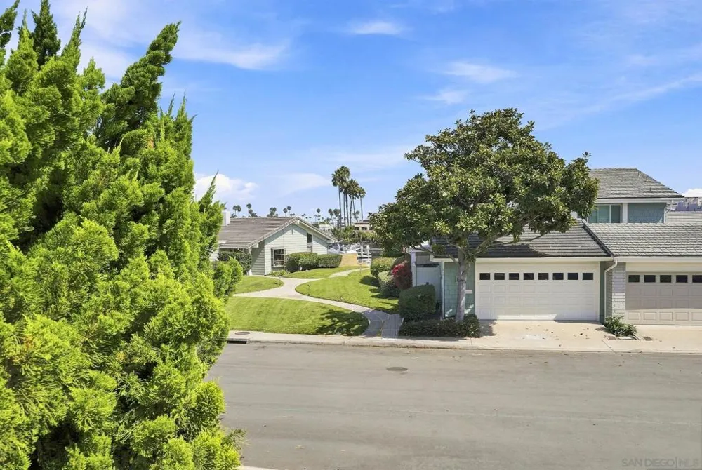 22 Catspaw Cape Coronado, CA 92118