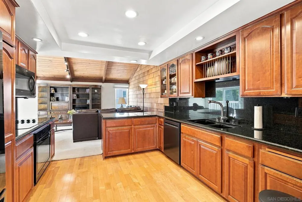 22 Catspaw Cape Coronado, CA 92118