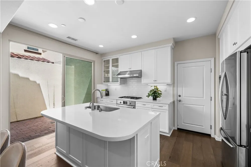 66 Desert Pne Irvine, CA 92620