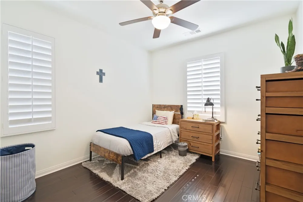 21737 Propello Saugus, CA 91350