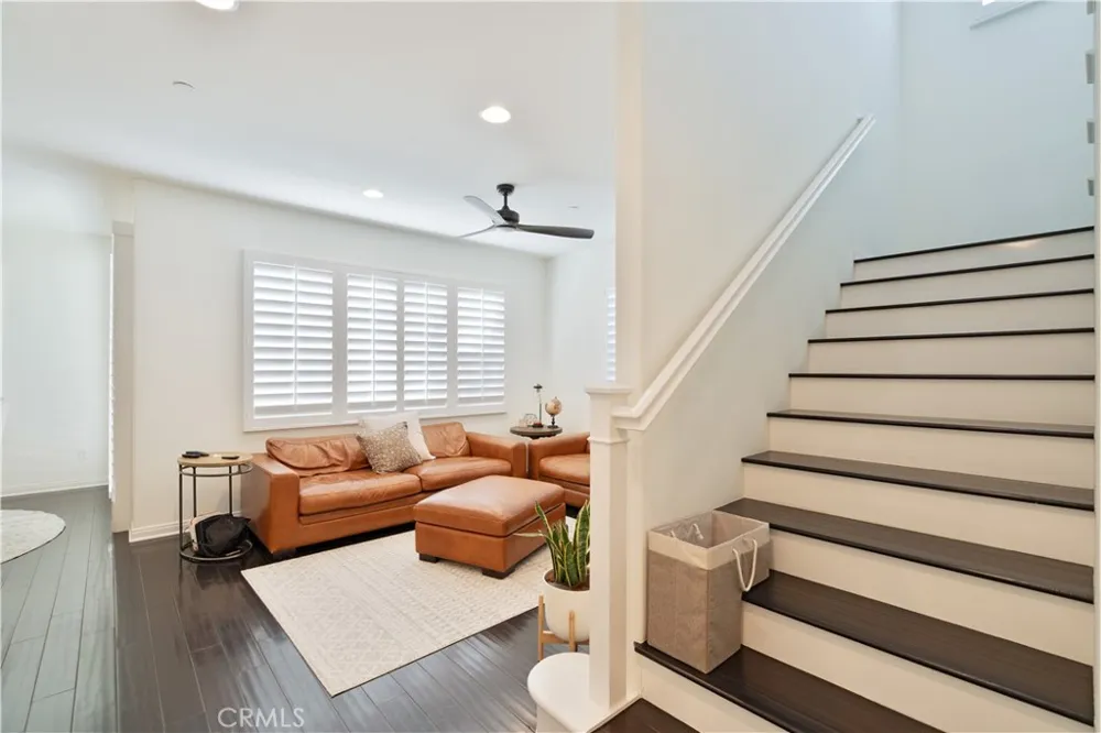 21737 Propello Saugus, CA 91350