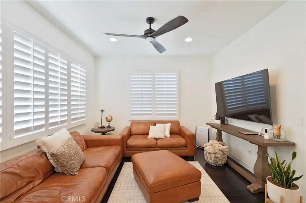 21737 Propello Saugus, CA 91350