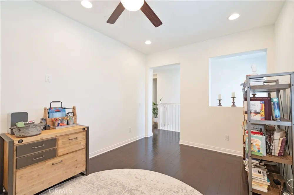 21737 Propello Saugus, CA 91350