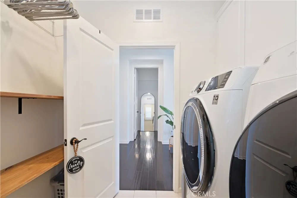 21737 Propello Saugus, CA 91350