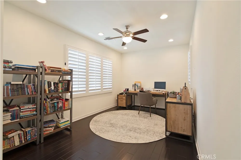 21737 Propello Saugus, CA 91350