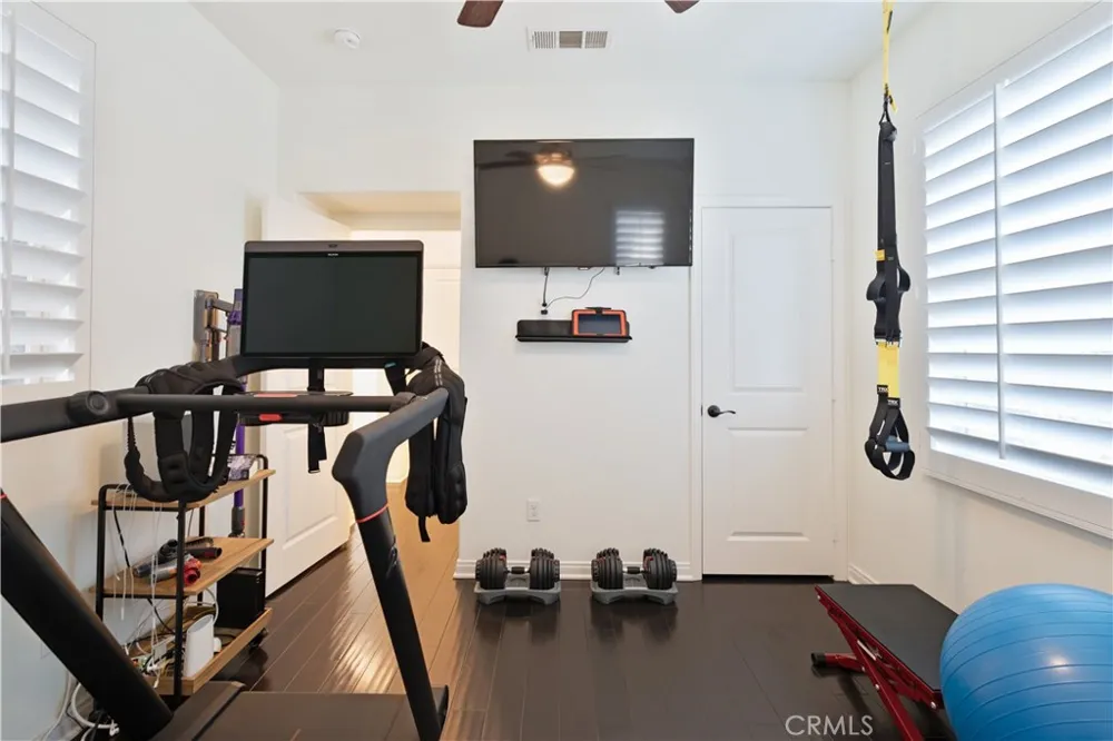 21737 Propello Saugus, CA 91350