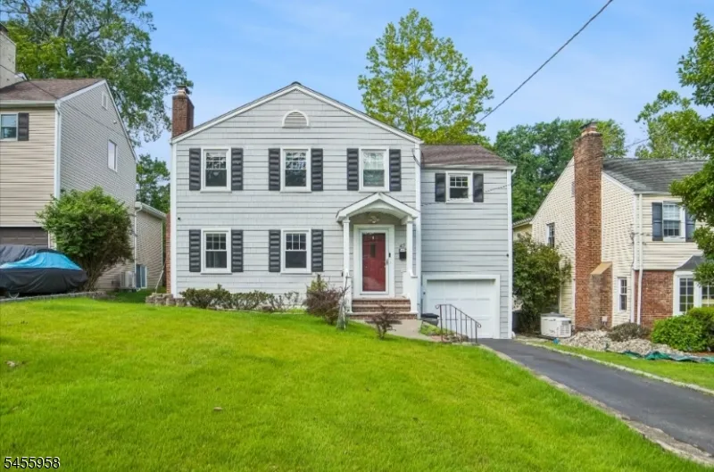 47 W Lawn Rd Livingston, NJ 07039