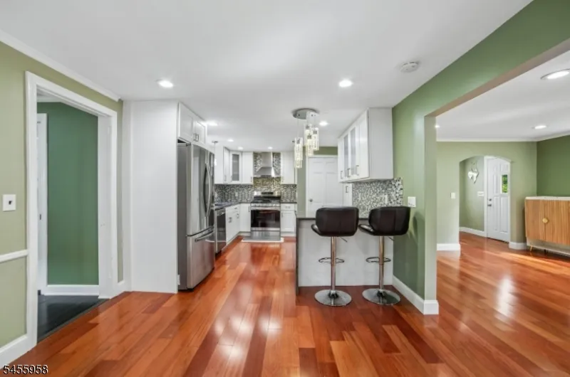 47 W Lawn Rd Livingston, NJ 07039