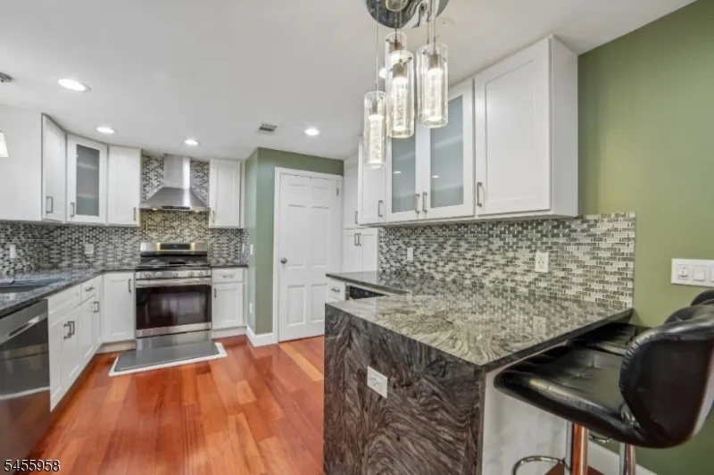47 W Lawn Rd Livingston, NJ 07039