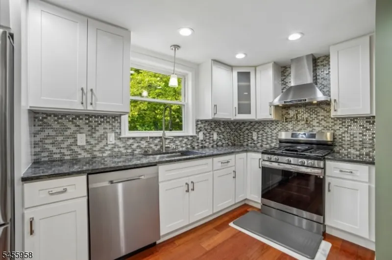 47 W Lawn Rd Livingston, NJ 07039