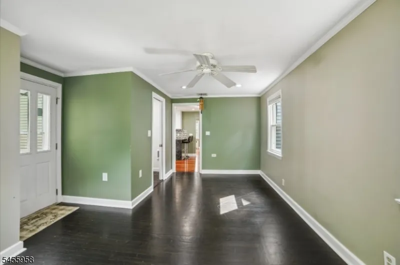 47 W Lawn Rd Livingston, NJ 07039