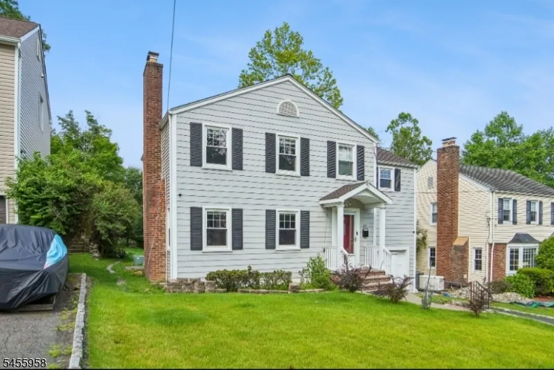 47 W Lawn Rd Livingston, NJ 07039