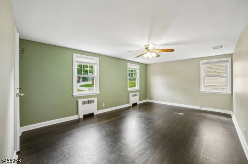 47 W Lawn Rd Livingston, NJ 07039