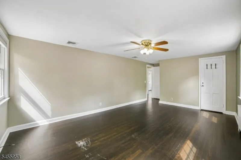 47 W Lawn Rd Livingston, NJ 07039