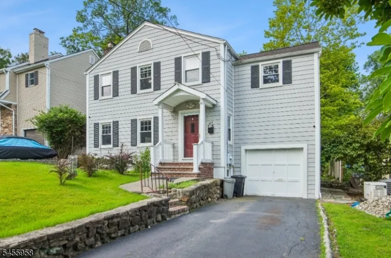 47 W Lawn Rd Livingston, NJ 07039