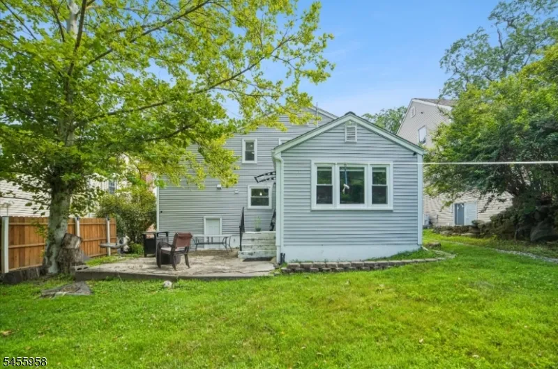 47 W Lawn Rd Livingston, NJ 07039