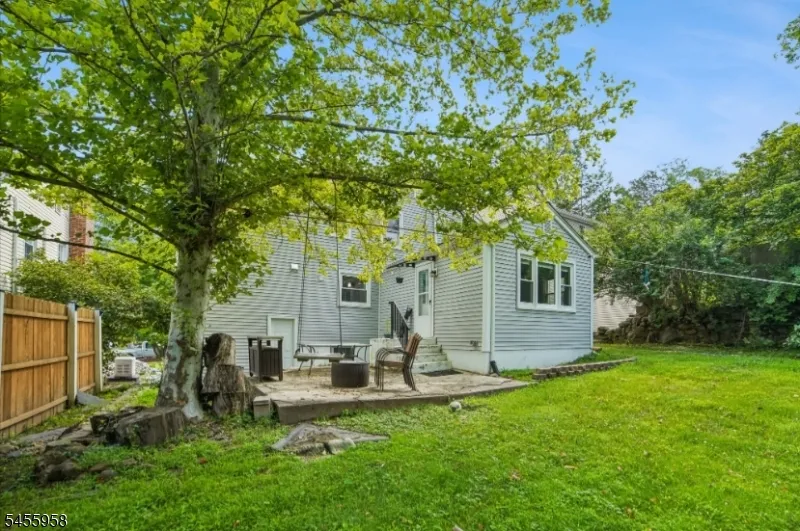 47 W Lawn Rd Livingston, NJ 07039