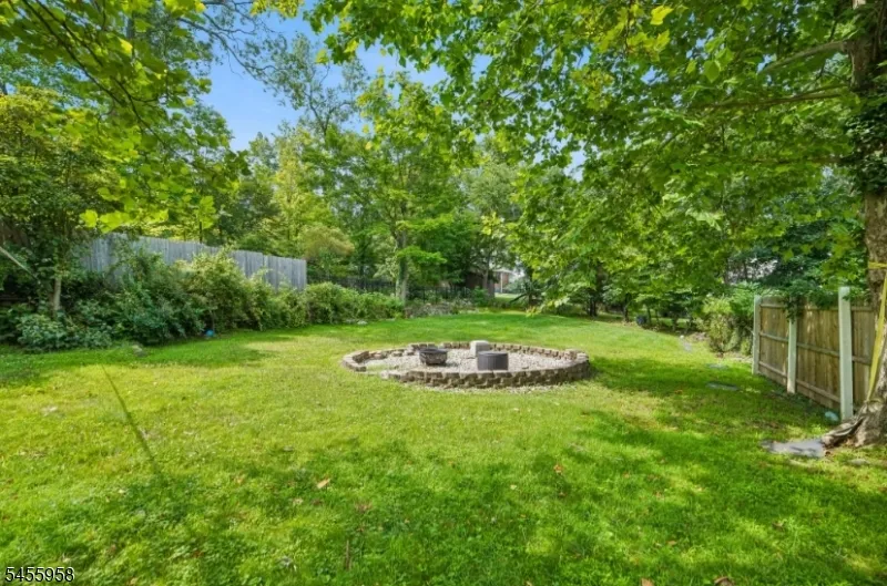 47 W Lawn Rd Livingston, NJ 07039