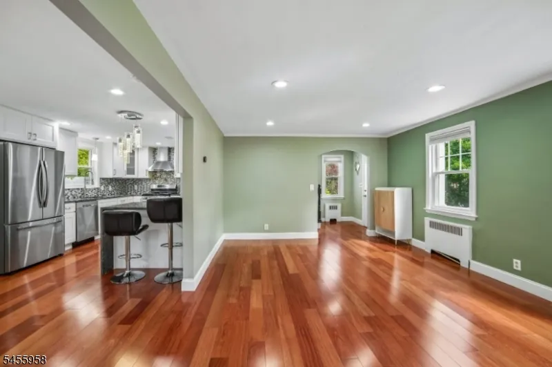 47 W Lawn Rd Livingston, NJ 07039