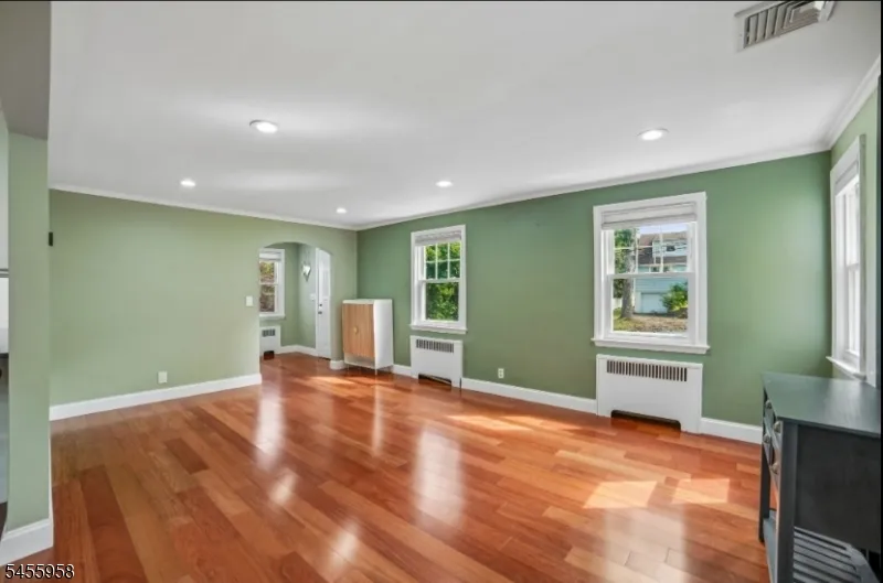 47 W Lawn Rd Livingston, NJ 07039