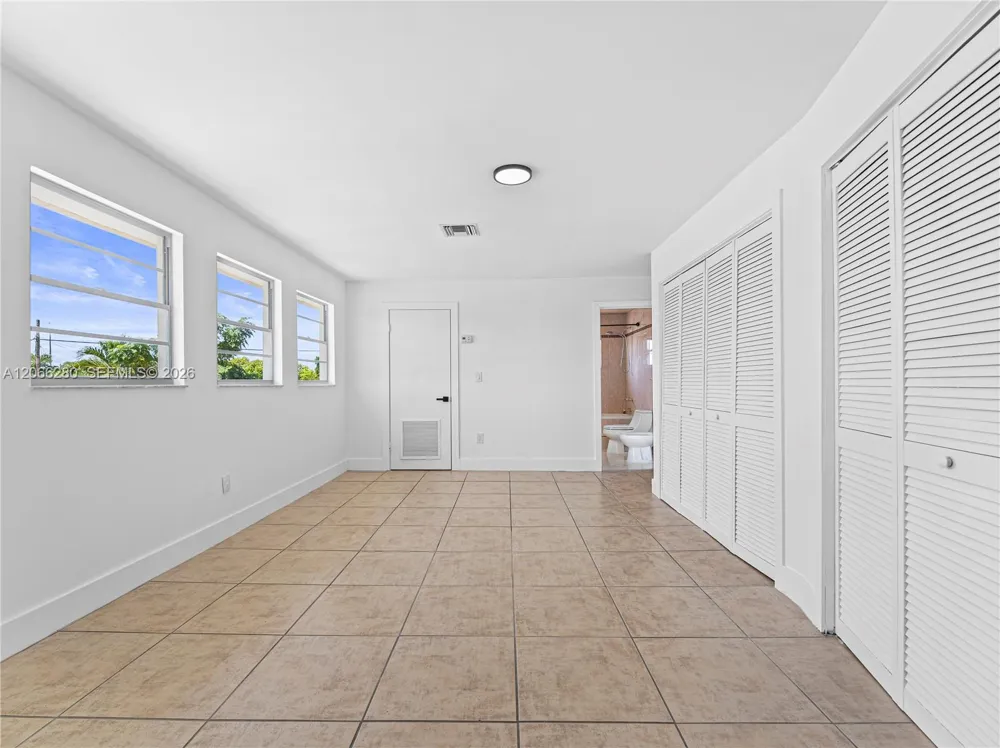 8241 SW 12th Ter Miami, FL 33144