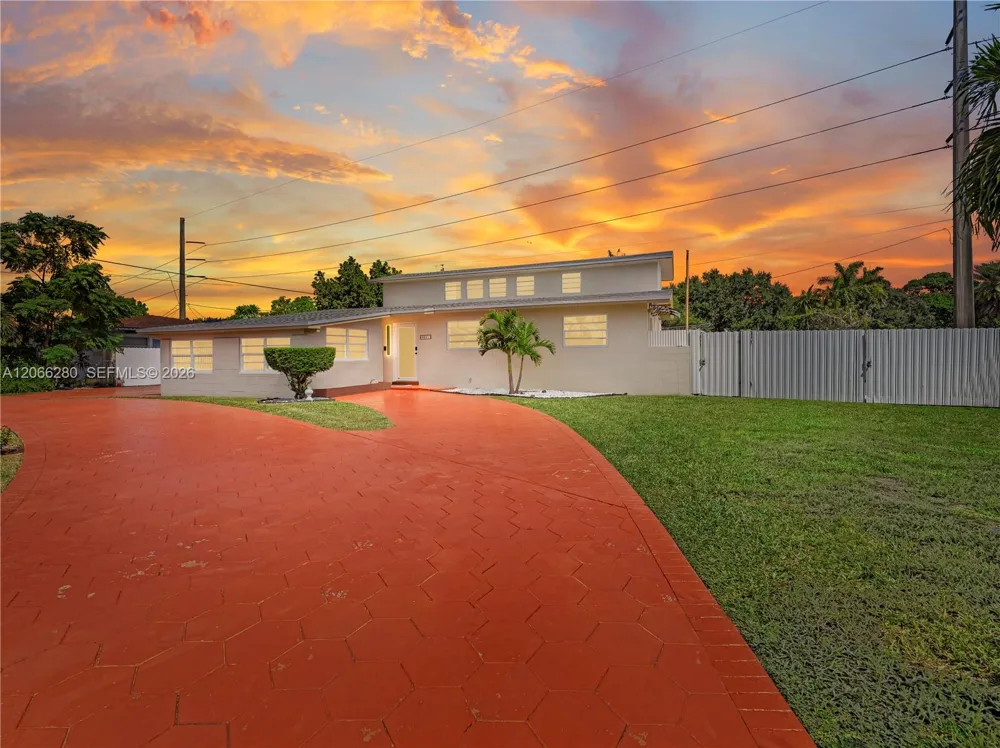 8241 SW 12th Ter Miami, FL 33144