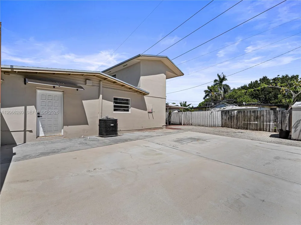 8241 SW 12th Ter Miami, FL 33144