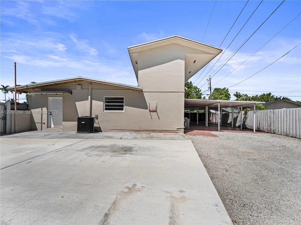 8241 SW 12th Ter Miami, FL 33144