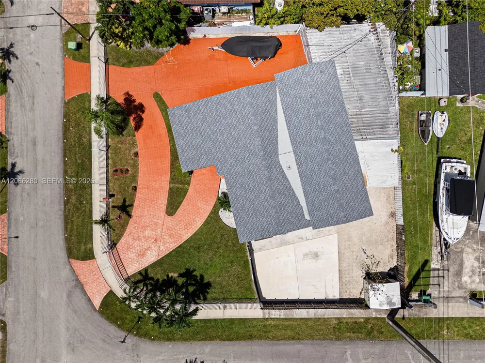 8241 SW 12th Ter Miami, FL 33144