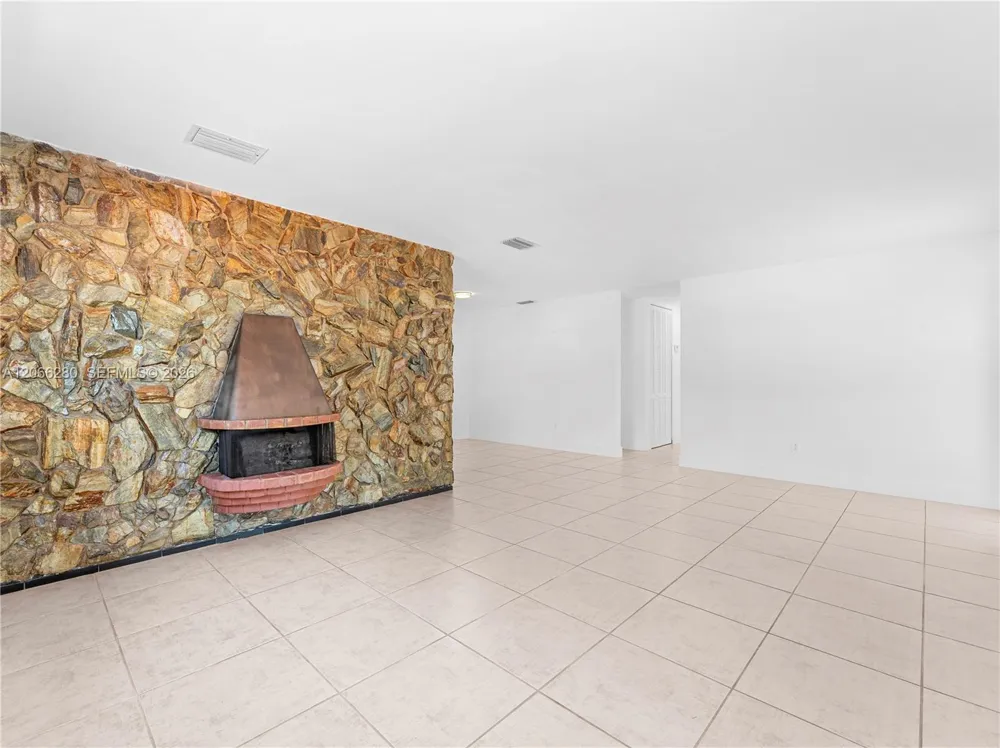 8241 SW 12th Ter Miami, FL 33144
