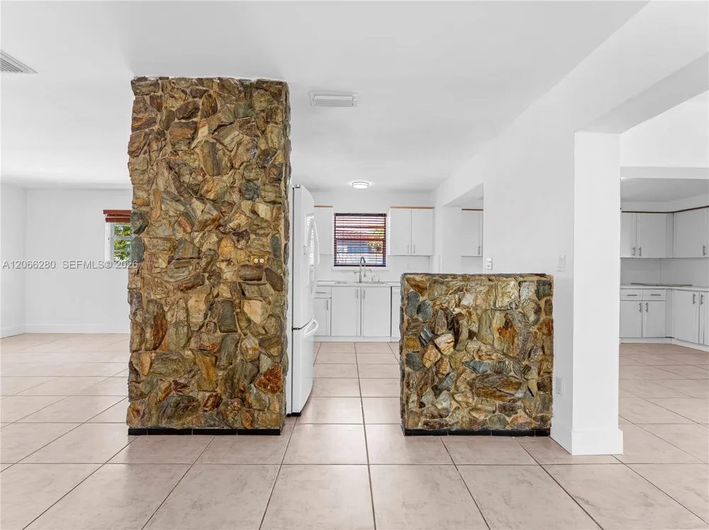 8241 SW 12th Ter Miami, FL 33144