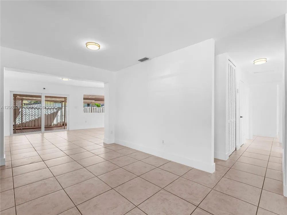 8241 SW 12th Ter Miami, FL 33144