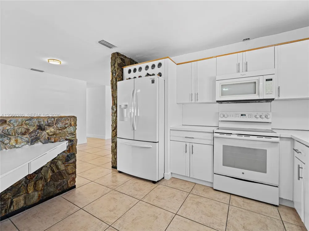 8241 SW 12th Ter Miami, FL 33144