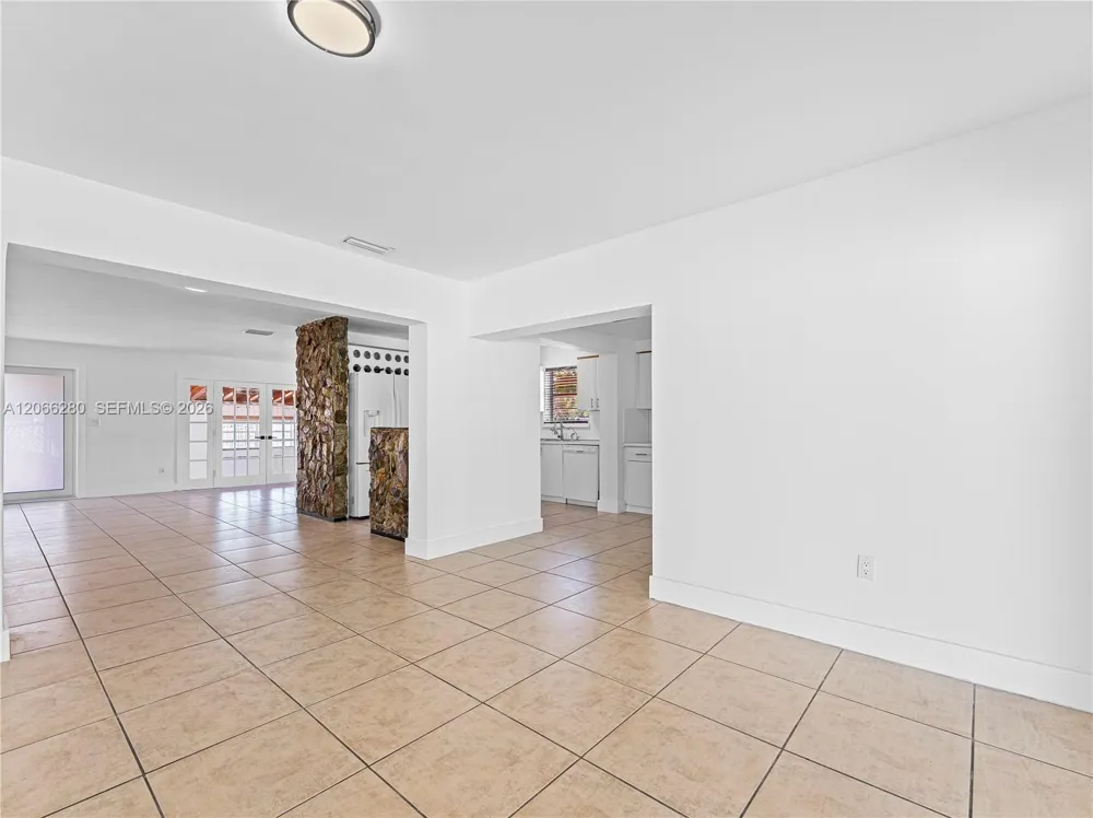 8241 SW 12th Ter Miami, FL 33144