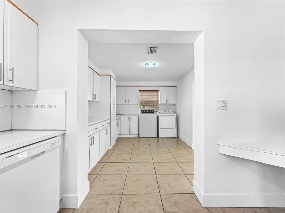 8241 SW 12th Ter Miami, FL 33144