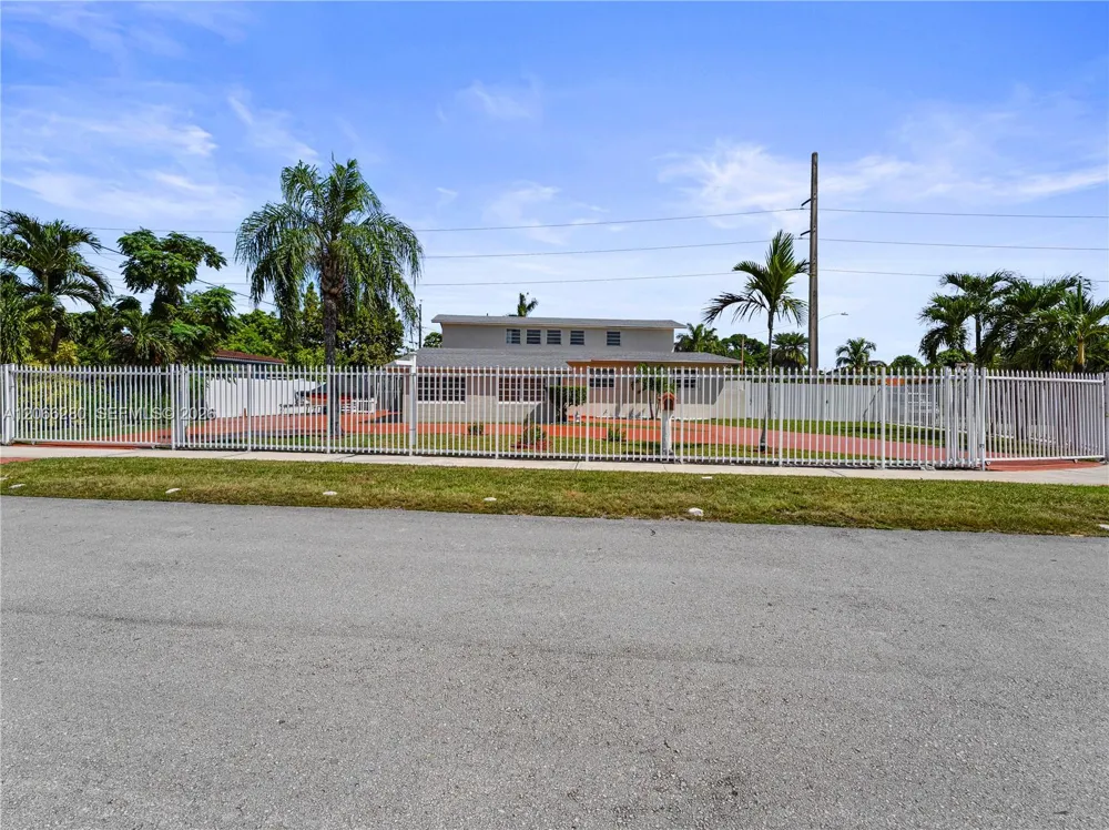 8241 SW 12th Ter Miami, FL 33144