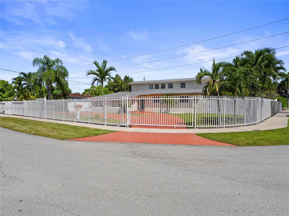 8241 SW 12th Ter Miami, FL 33144