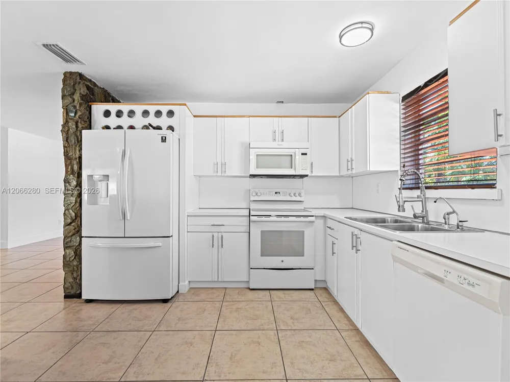 8241 SW 12th Ter Miami, FL 33144