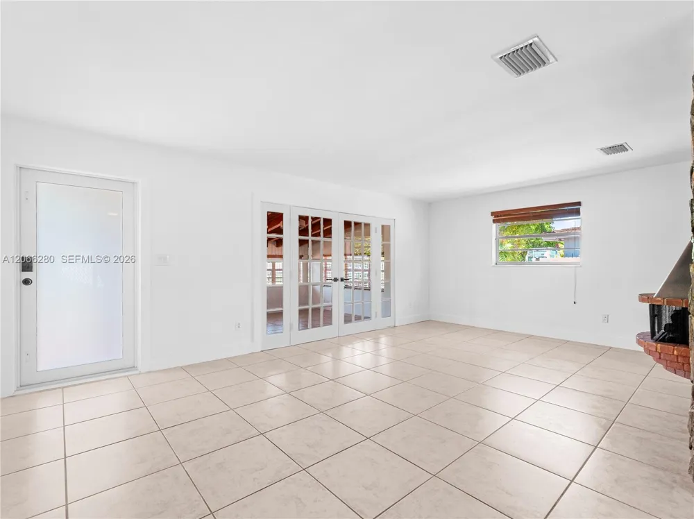 8241 SW 12th Ter Miami, FL 33144