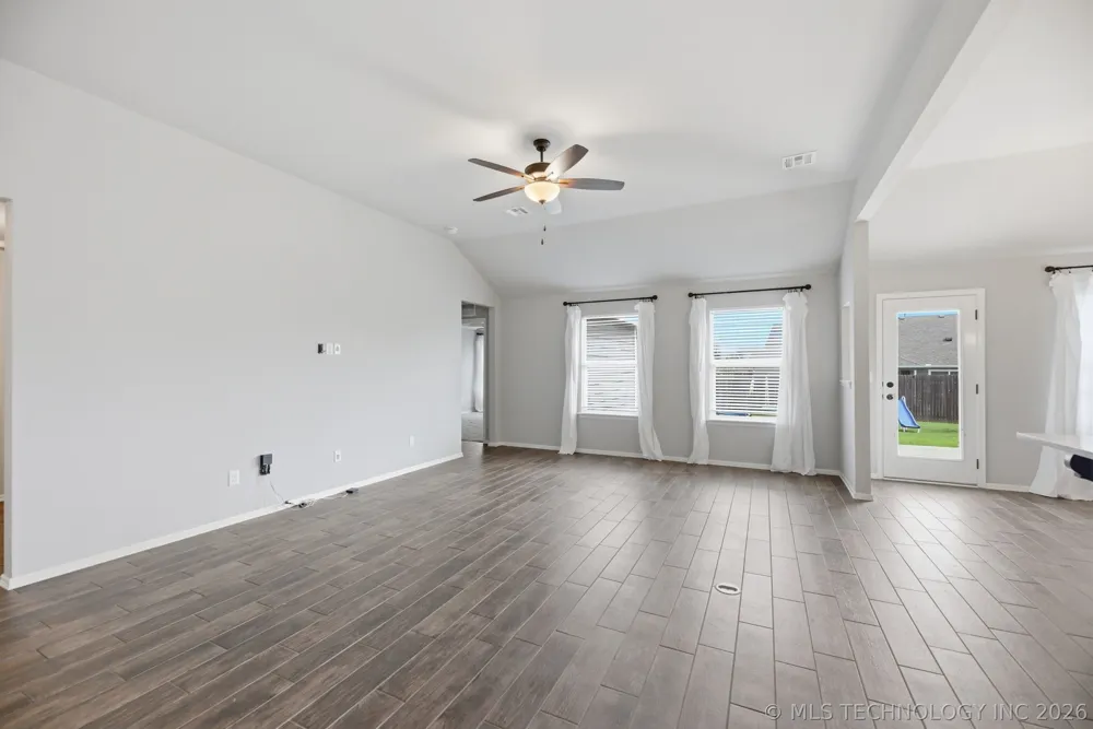 9323 E 132nd Place S Bixby, OK 74008
