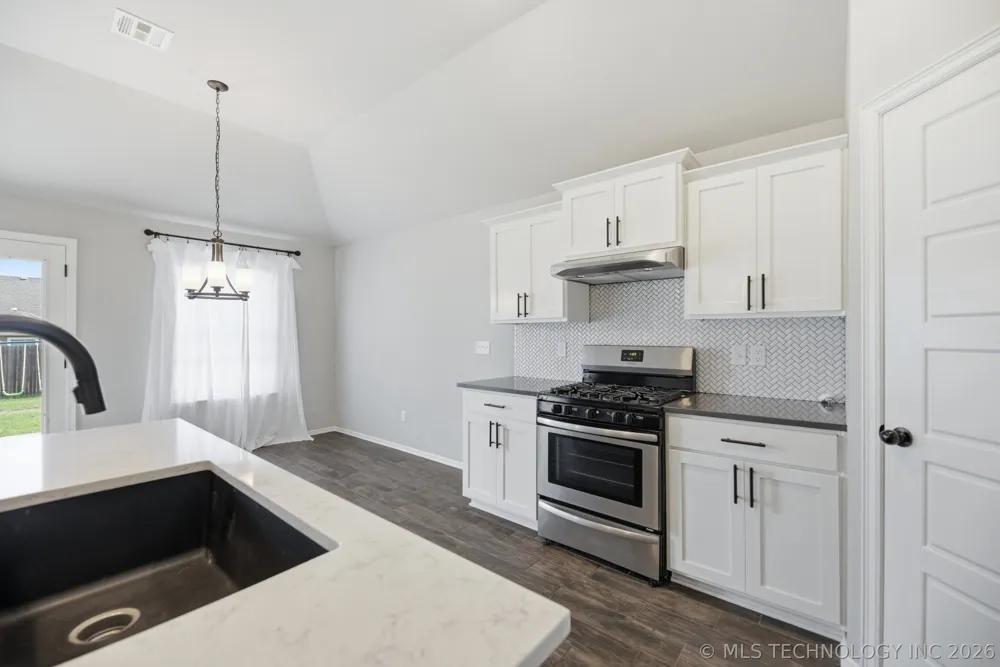 9323 E 132nd Place S Bixby, OK 74008