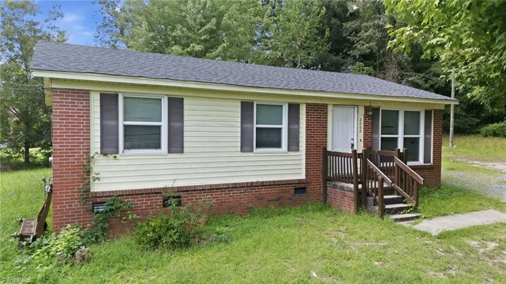 2202 Jolson Court Greensboro, NC 27405