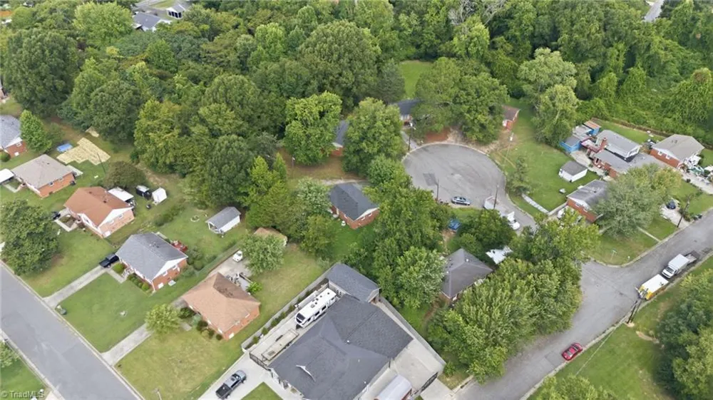 2202 Jolson Court Greensboro, NC 27405