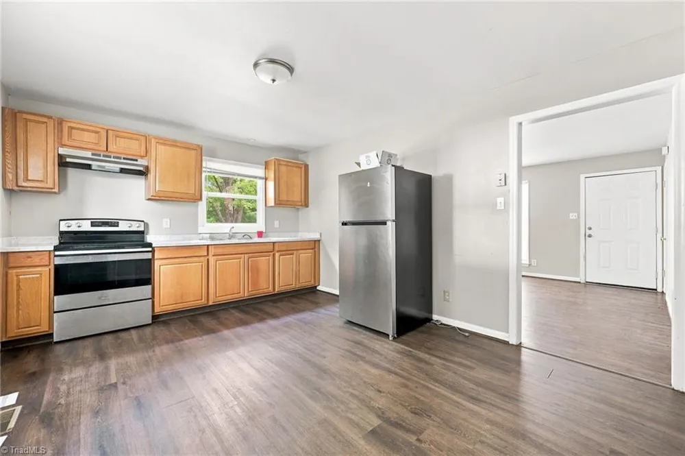 2202 Jolson Court Greensboro, NC 27405