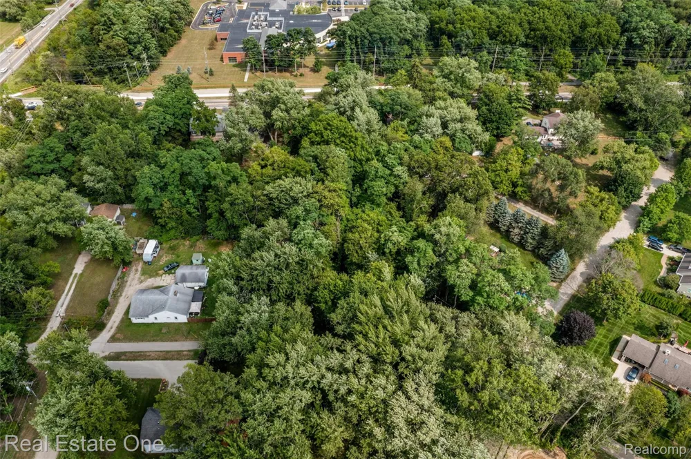 Tamworth Street Commerce Charter Township, MI 48382