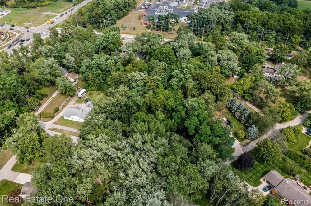 Tamworth Street Commerce Charter Township, MI 48382