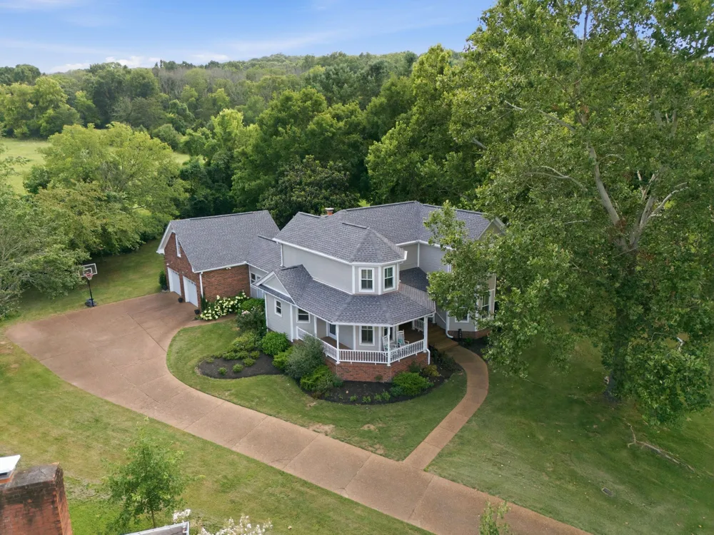1733 Carriage Ct Brentwood, TN 37027