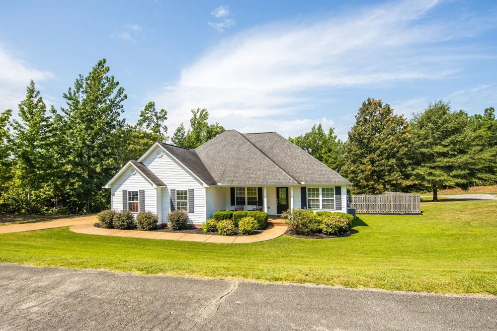 405 Persimmon Ln Lexington, TN 38351
