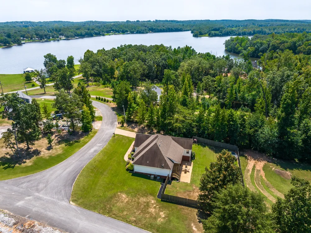 405 Persimmon Ln Lexington, TN 38351
