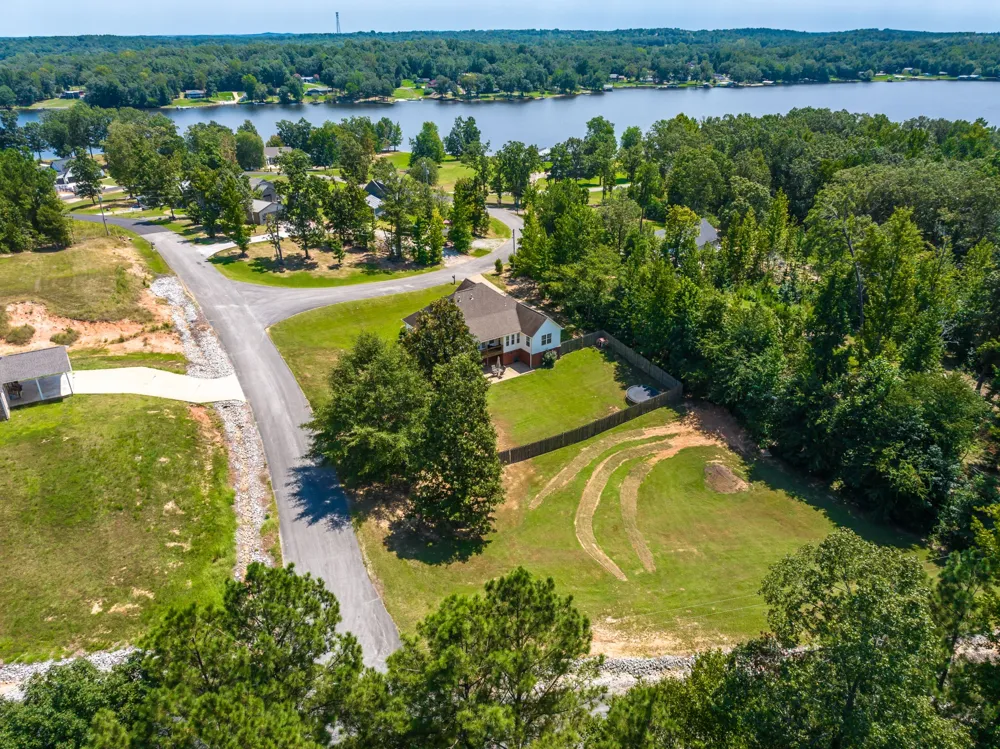 405 Persimmon Ln Lexington, TN 38351